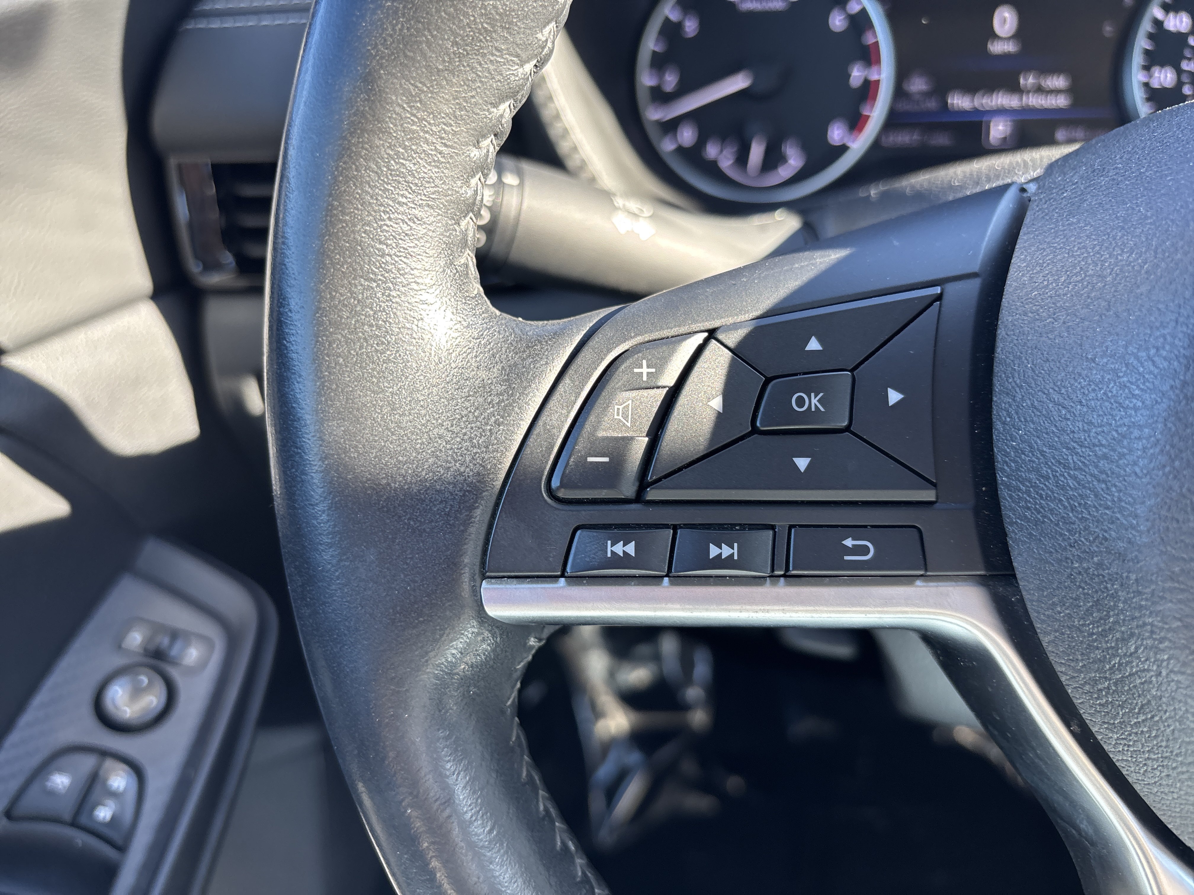 Used 2023 Nissan Sentra SV w/ All-Weather Package FWD image 26