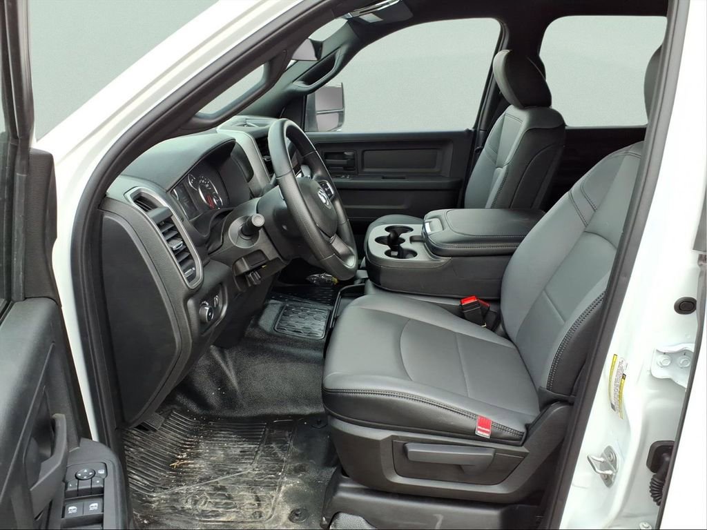 New 2026 RAM 3500 Tradesman w/ Chrome Appearance Group image 21