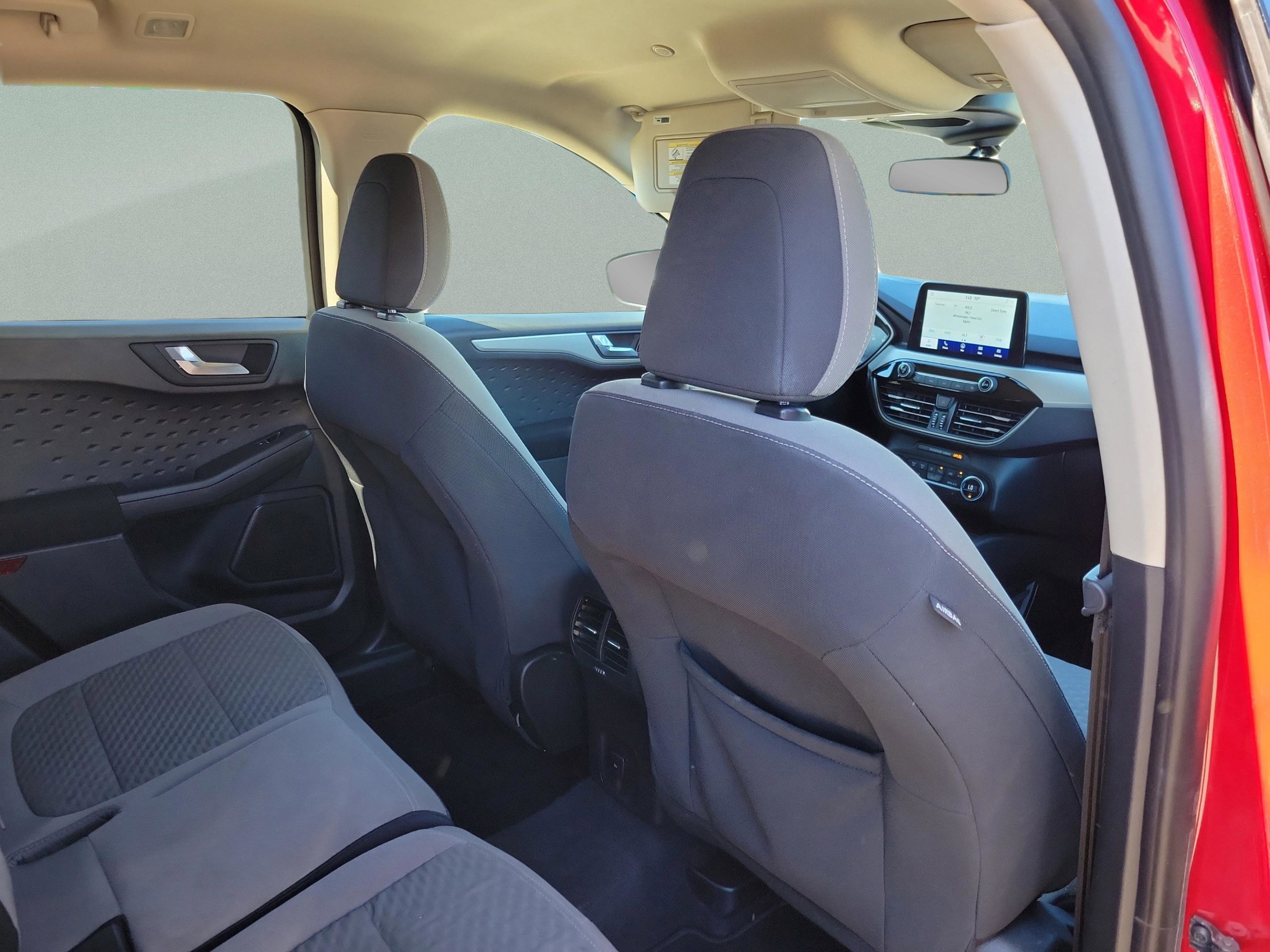 Used 2020 Ford Escape SE image 24