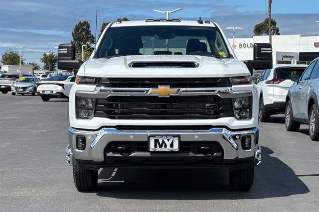 New 2026 Chevrolet Silverado 3500 LT w/ All Star Edition image 9