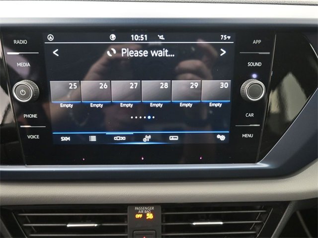 Certified 2023 Volkswagen Taos SE image 3