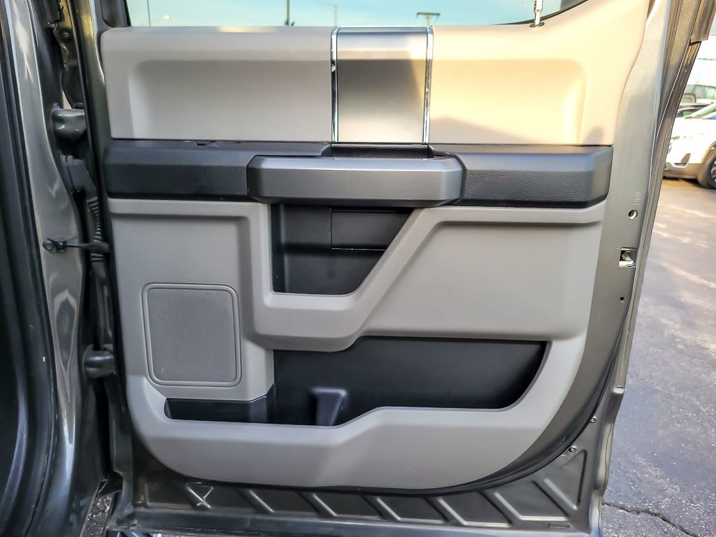 Used 2016 Ford F150 XLT w/ Equipment Group 302A Luxury image 15