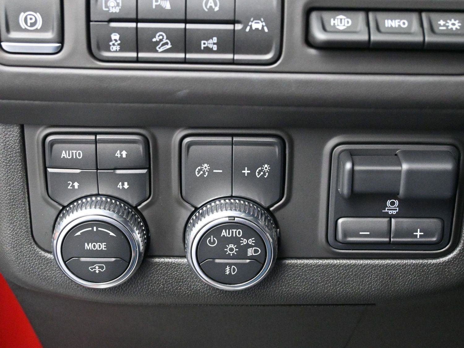 Used 2024 GMC Yukon Denali Ultimate image 27