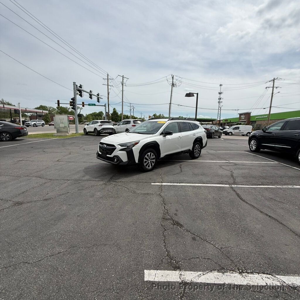 Used 2023 Subaru Outback Premium AWD/4WD image 6