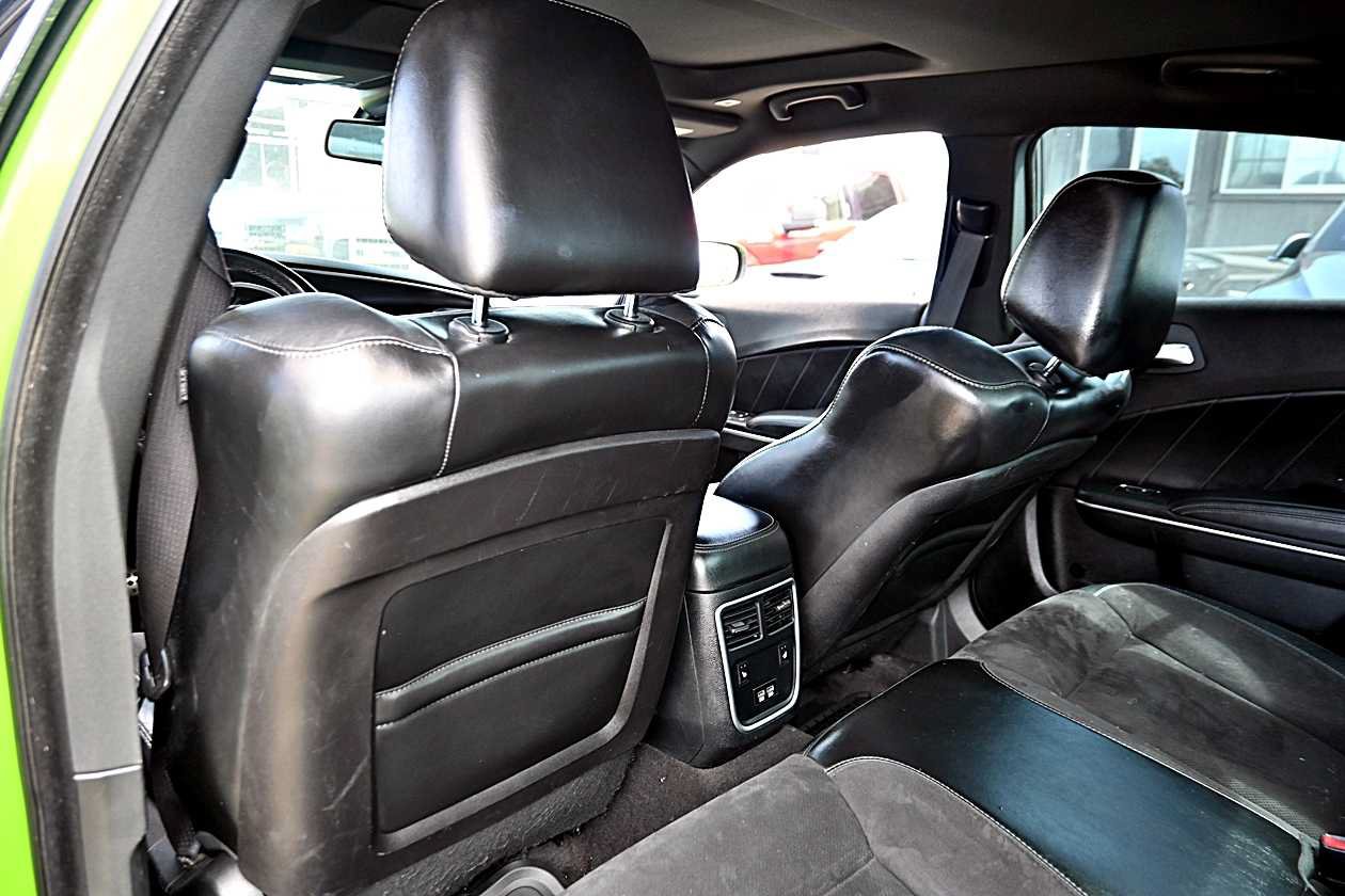 Used 2017 Dodge Charger R/T Scat Pack w/ Technology Group RWD image 19