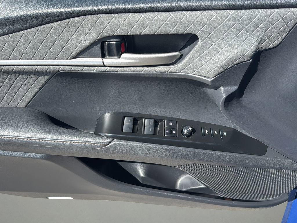 Used 2025 Toyota Camry XLE w/ Premium Package image 25