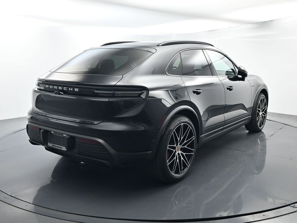 Certified 2025 Porsche Macan 4S Electric AWD/4WD image 14