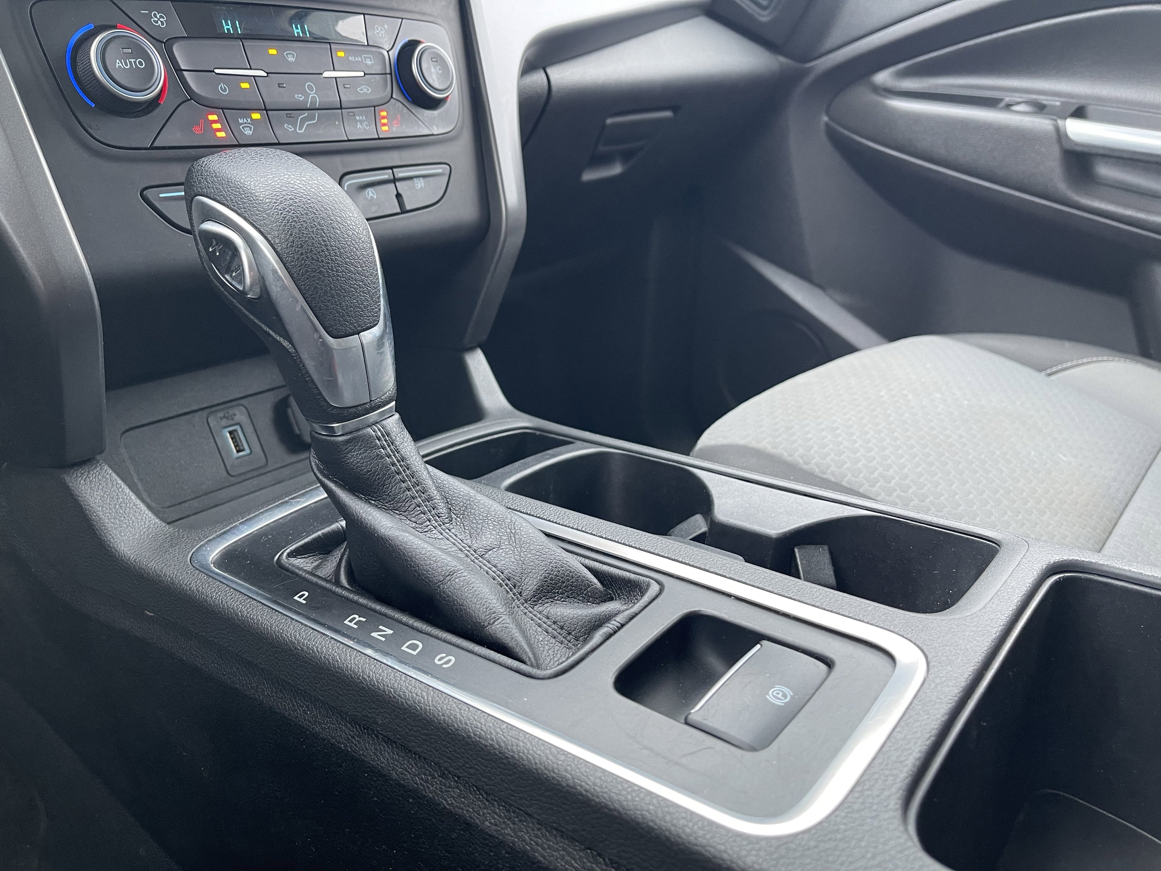 Used 2018 Ford Escape SE image 20