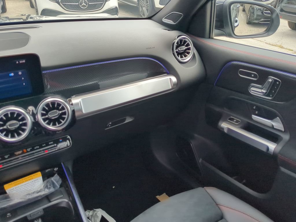 New 2024 Mercedes-Benz GLB 35 AMG 4MATIC image 4