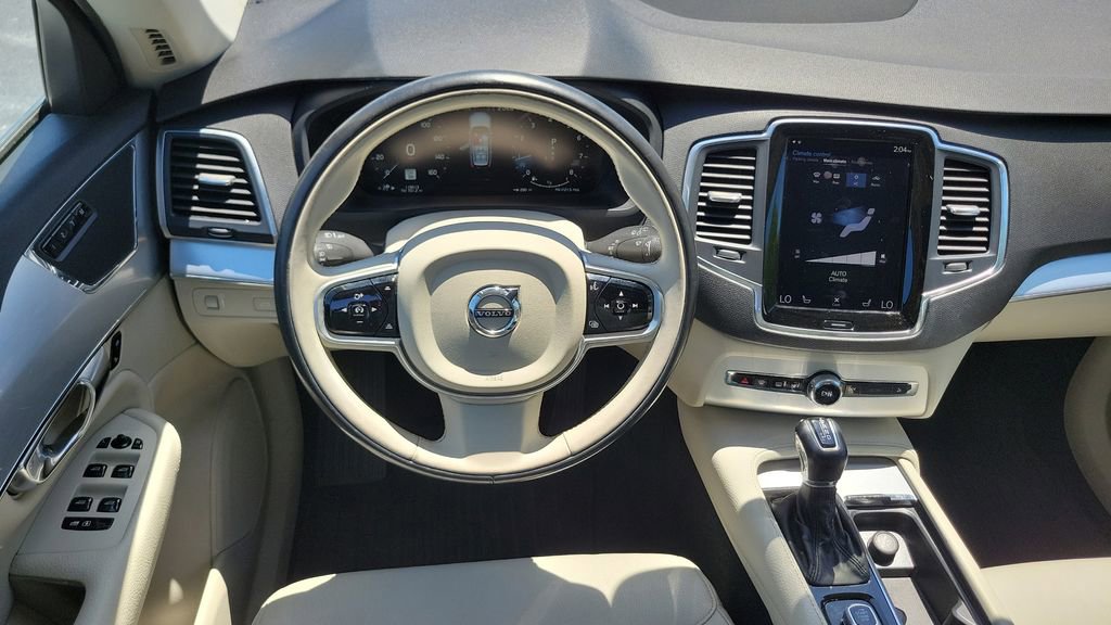 Used 2018 Volvo XC90 T6 Momentum w/ Convenience Package image 13