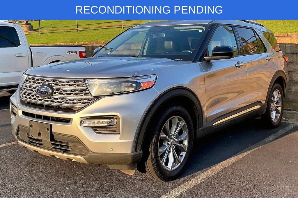 Used 2023 Ford Explorer Limited AWD/4WD image 2