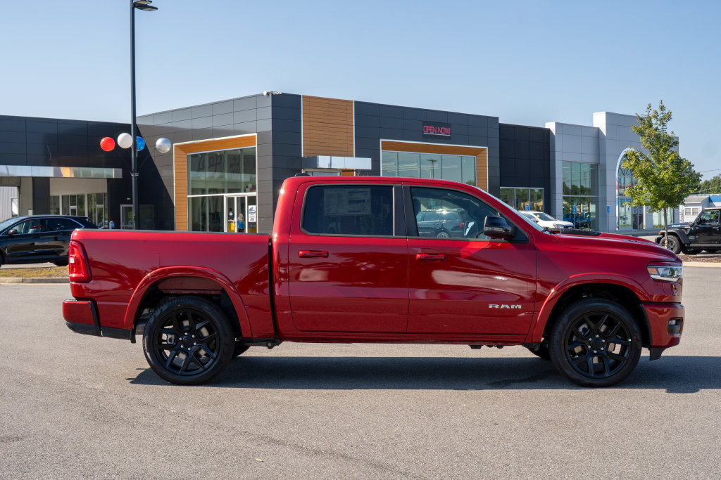 New 2026 RAM 1500 Laramie AWD/4WD image 8