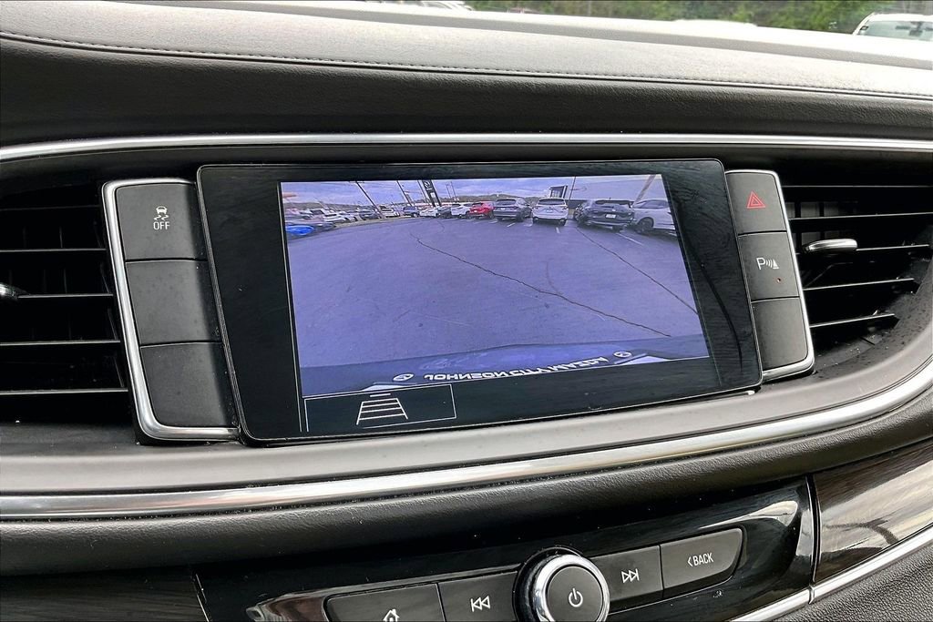 Used 2020 Buick Enclave Essence FWD image 21