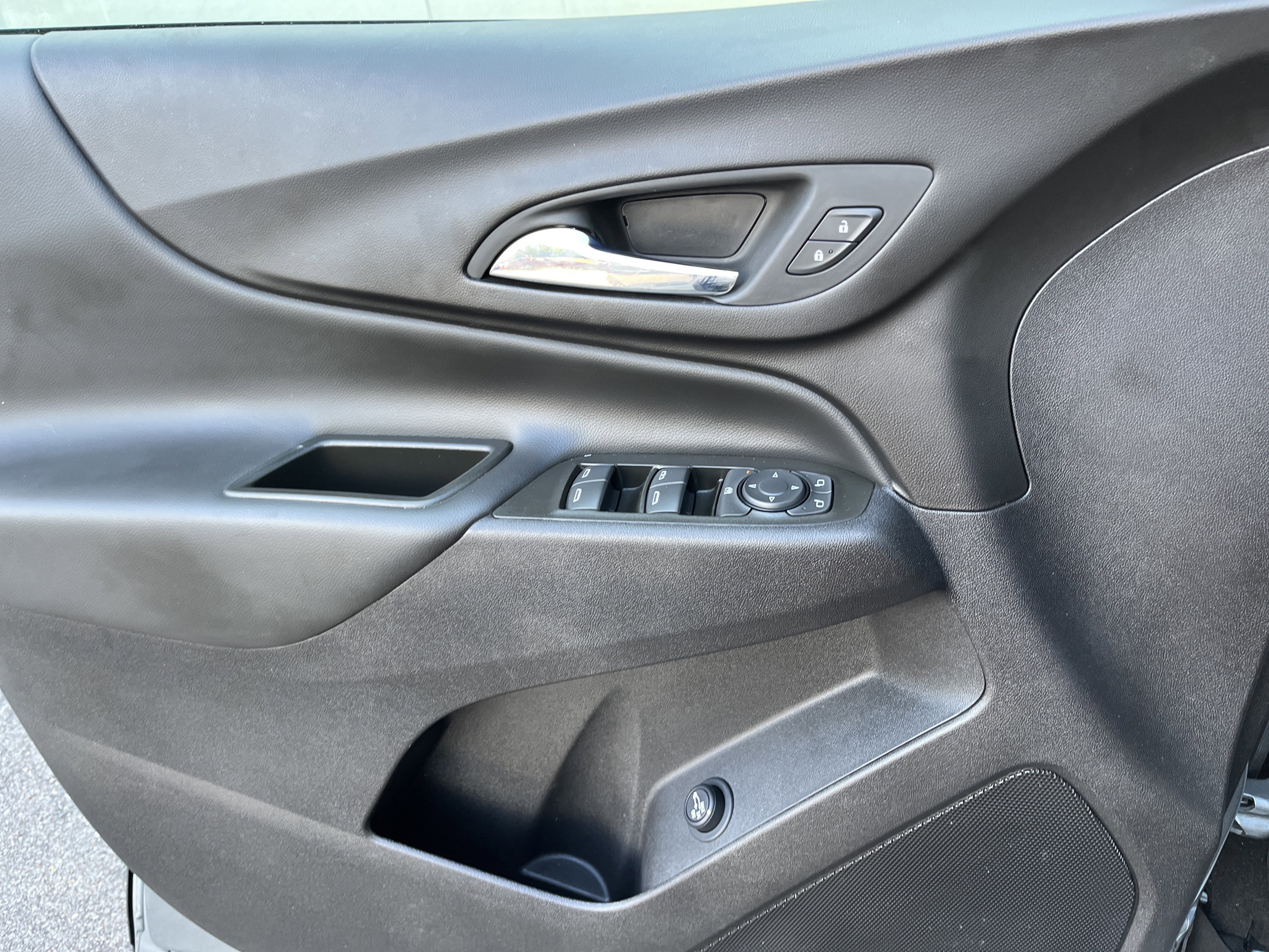 Used 2024 Chevrolet Equinox LT w/ LPO, Floor Liner Package AWD/4WD image 30
