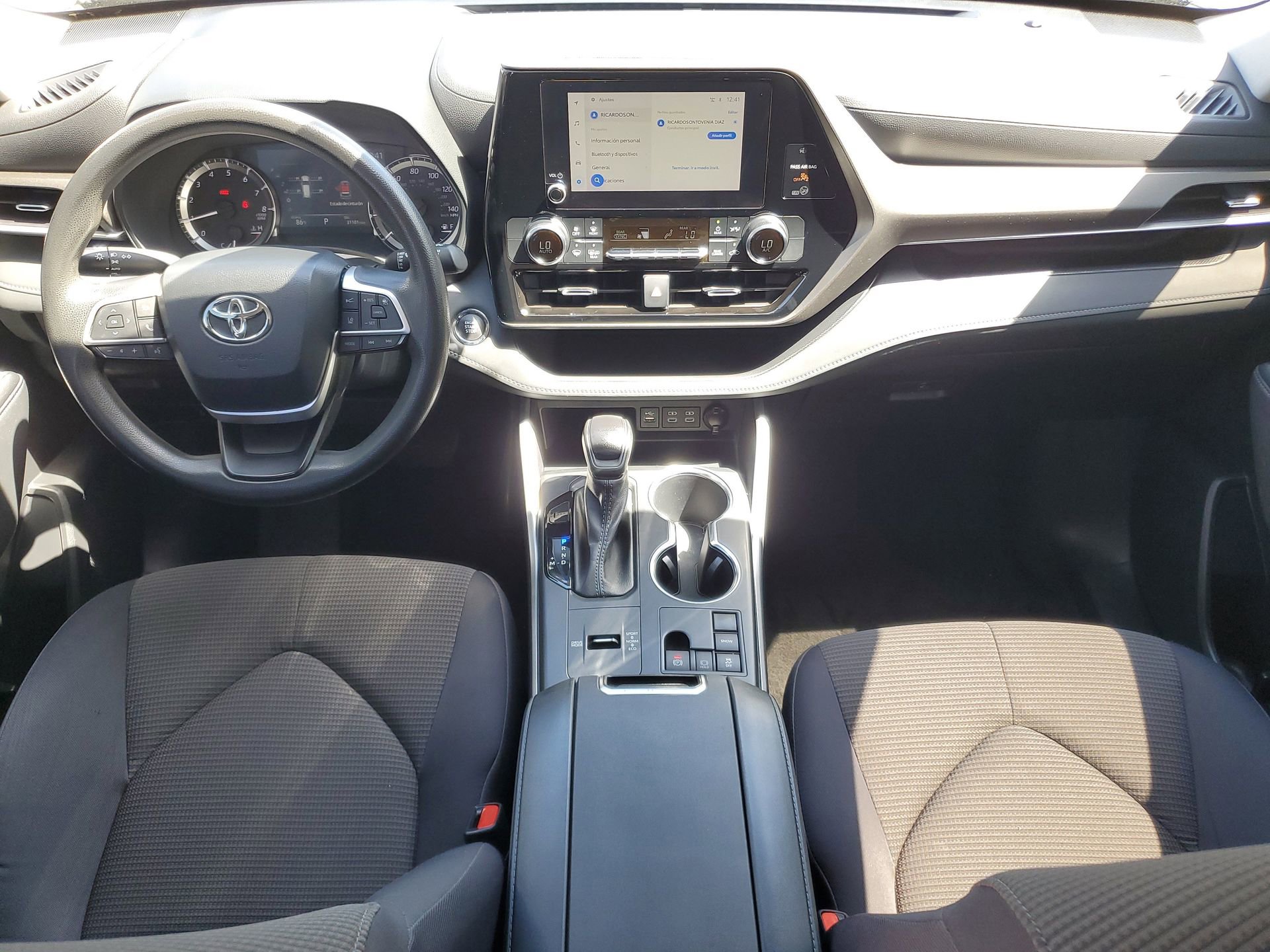 Used 2023 Toyota Highlander L image 15