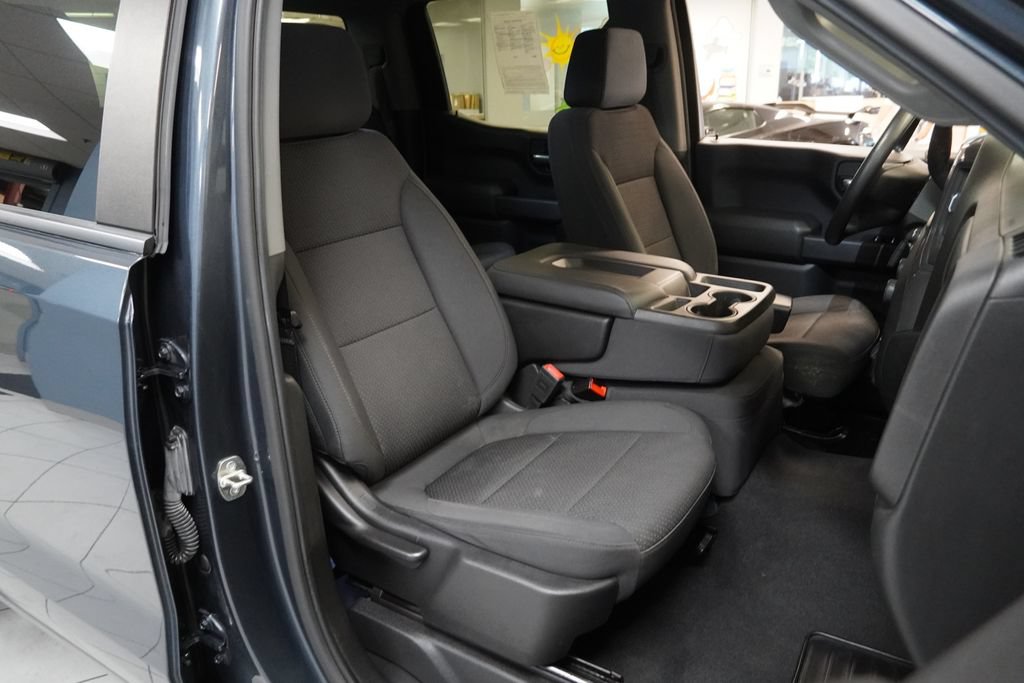 Used 2020 Chevrolet Silverado 1500 Custom w/ Custom Value Package AWD/4WD image 23