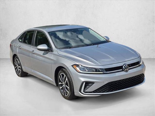 Used 2025 Volkswagen Jetta SE FWD image 3