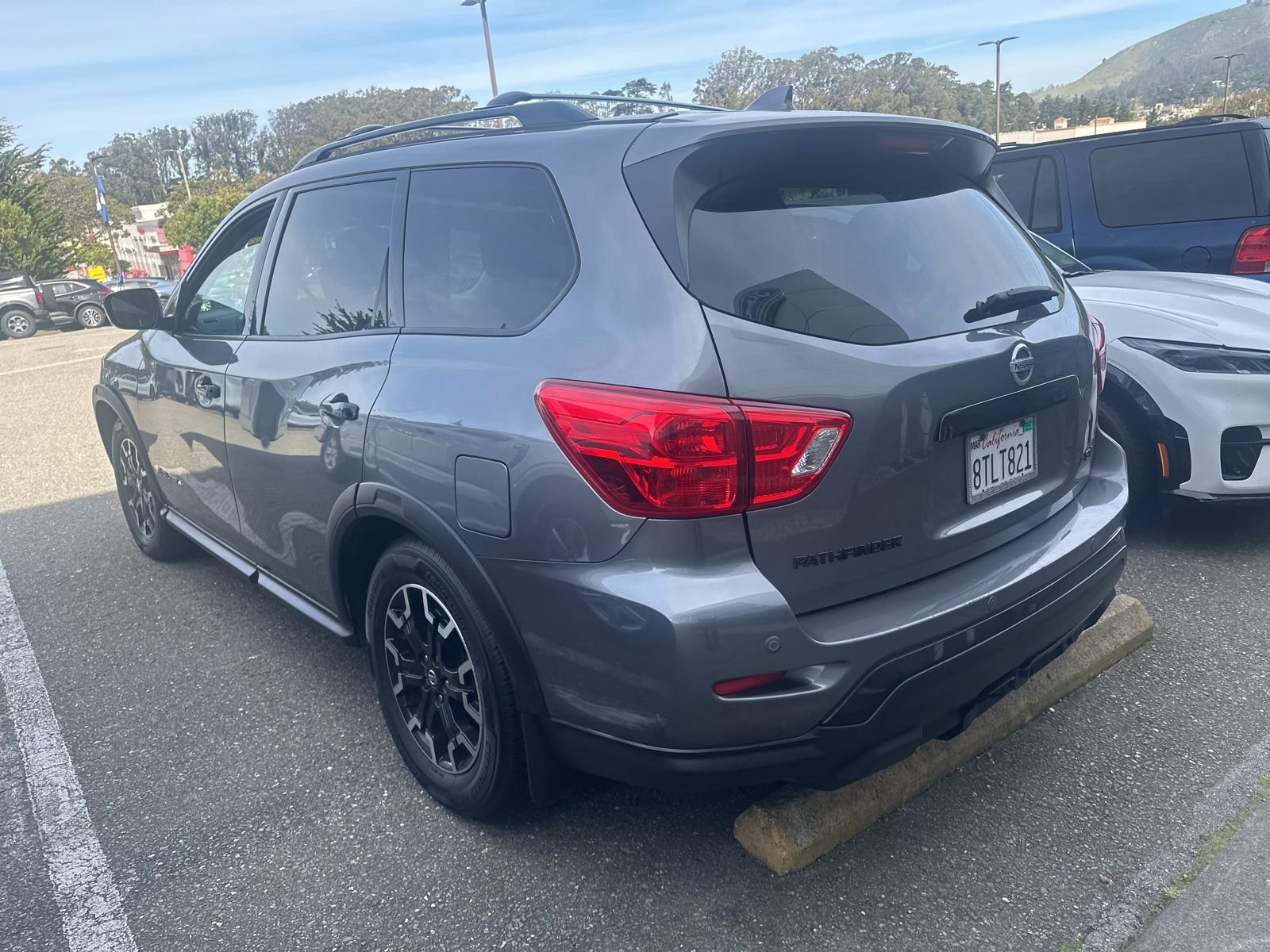 Used 2020 Nissan Pathfinder SV w/ Rock Creek Edition image 4