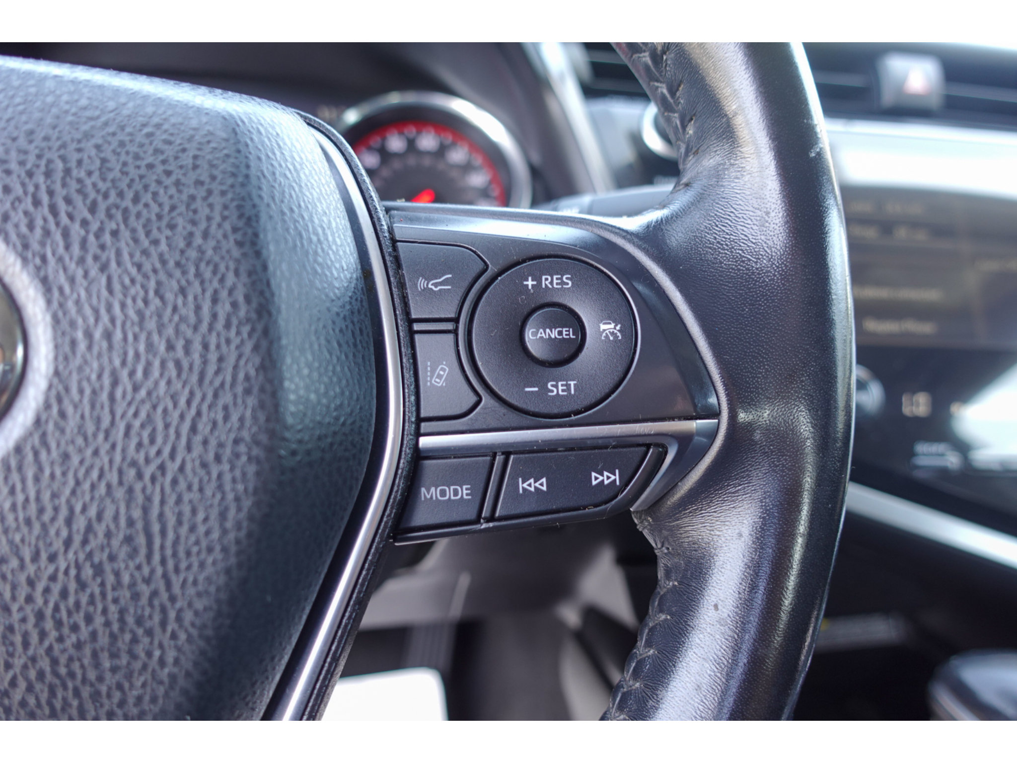 Used 2020 Toyota Camry XSE FWD image 16