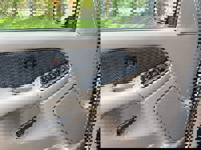 Used 2004 Chevrolet Avalanche 2WD image 39