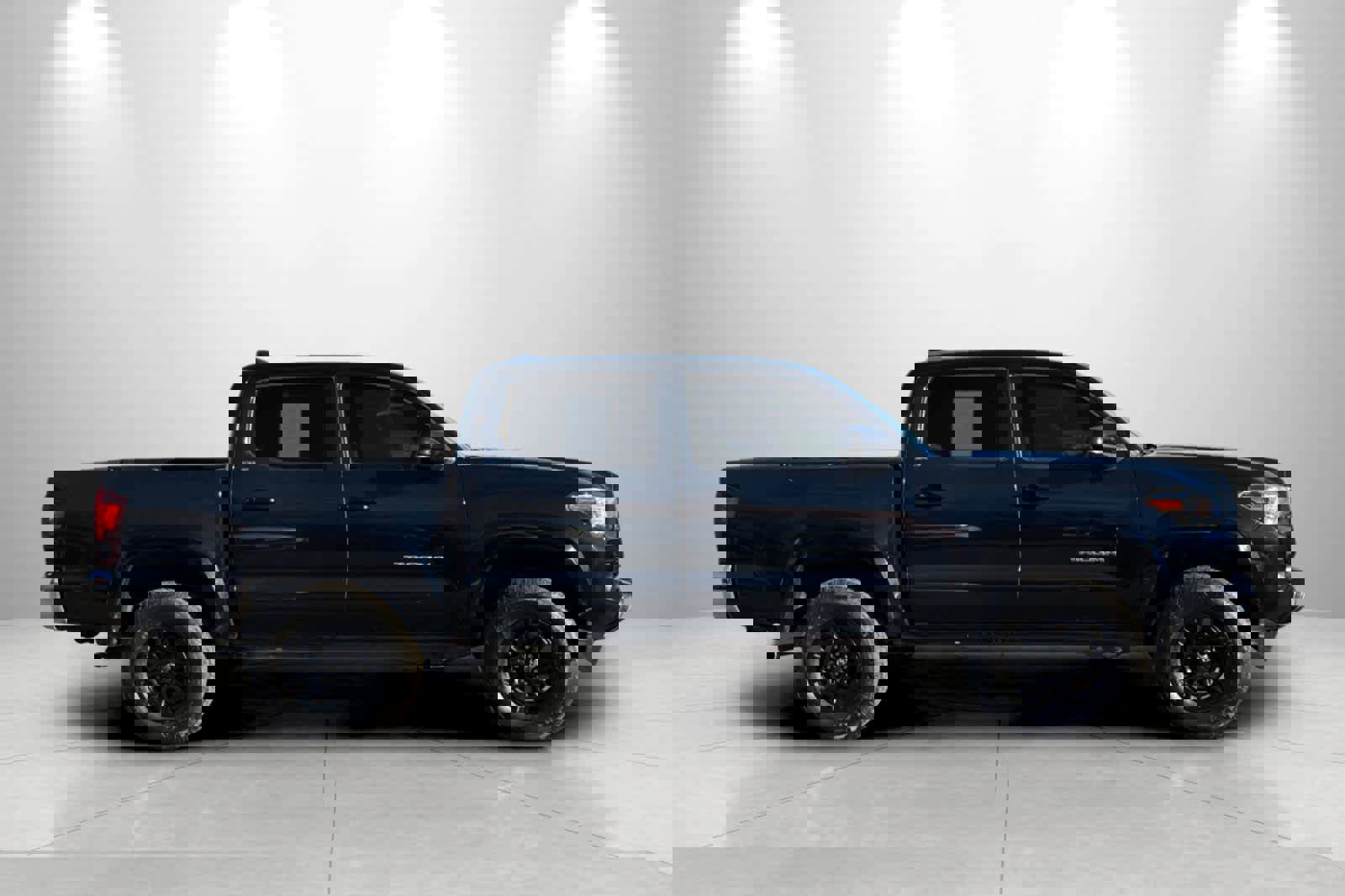 Used 2019 Toyota Tacoma SR5 image 8