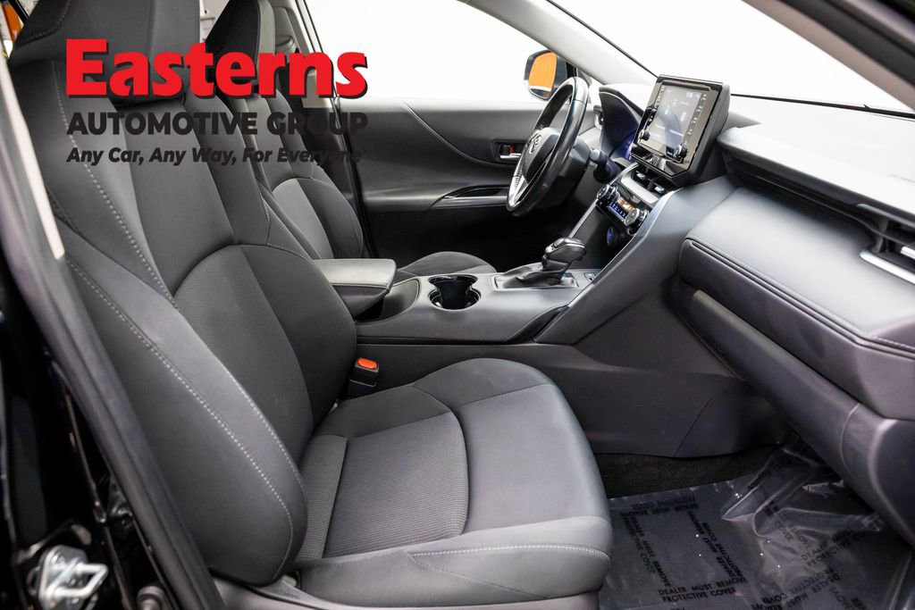 Used 2022 Toyota Venza LE image 23