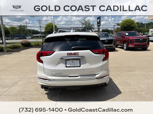 Used 2020 GMC Terrain Denali w/ Denali Premium Package AWD/4WD image 3