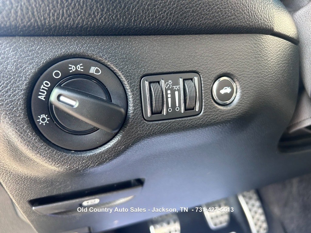 Used 2018 Dodge Challenger SRT Hellcat RWD image 12