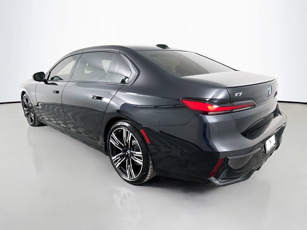 Used 2025 BMW i7 xDrive60 w/ Executive Package AWD/4WD image 7
