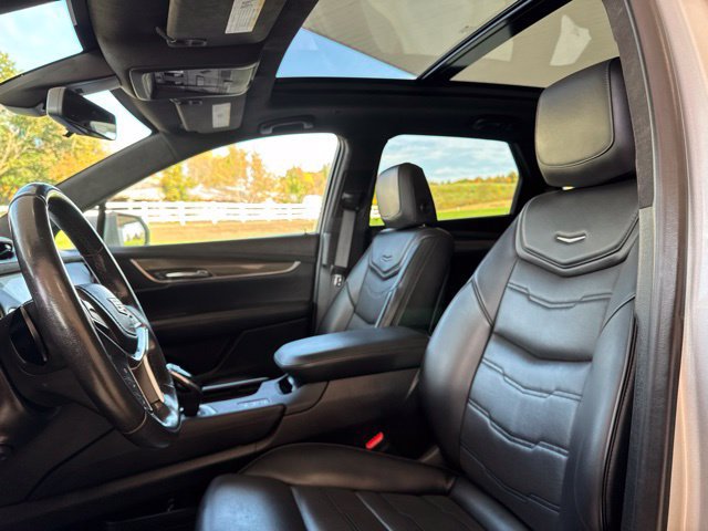 Used 2019 Cadillac XT5 Platinum AWD/4WD image 3