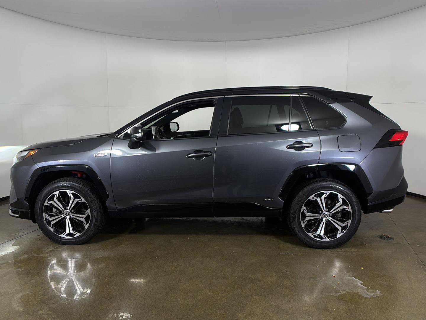 Used 2022 Toyota RAV4 XSE w/ Weather Package AWD/4WD image 24