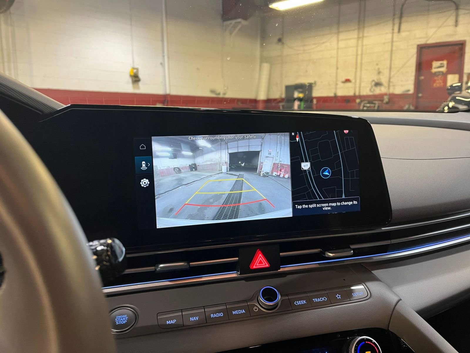 Used 2025 Hyundai Elantra SEL image 17