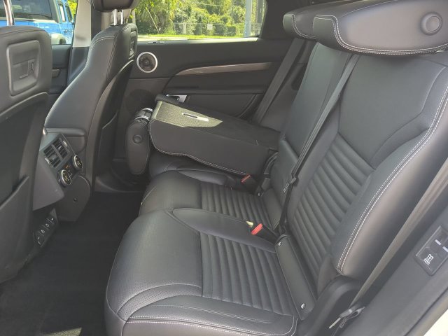 Used 2022 Land Rover Discovery S AWD/4WD image 14