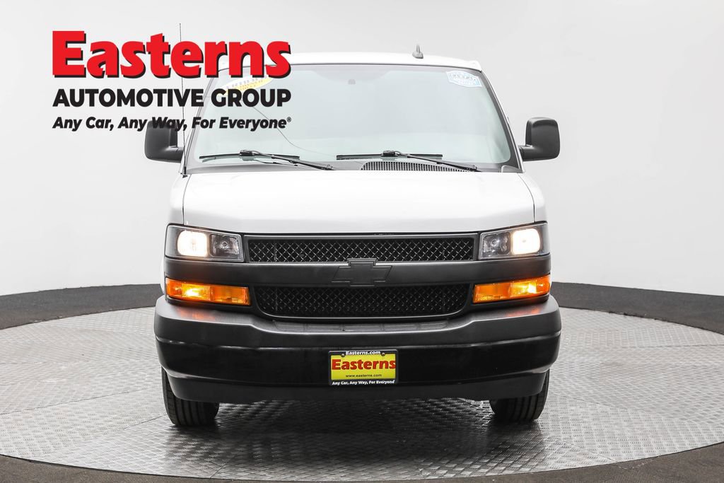 Used 2018 Chevrolet Express 2500 w/ Driver Convenience Package RWD image 2