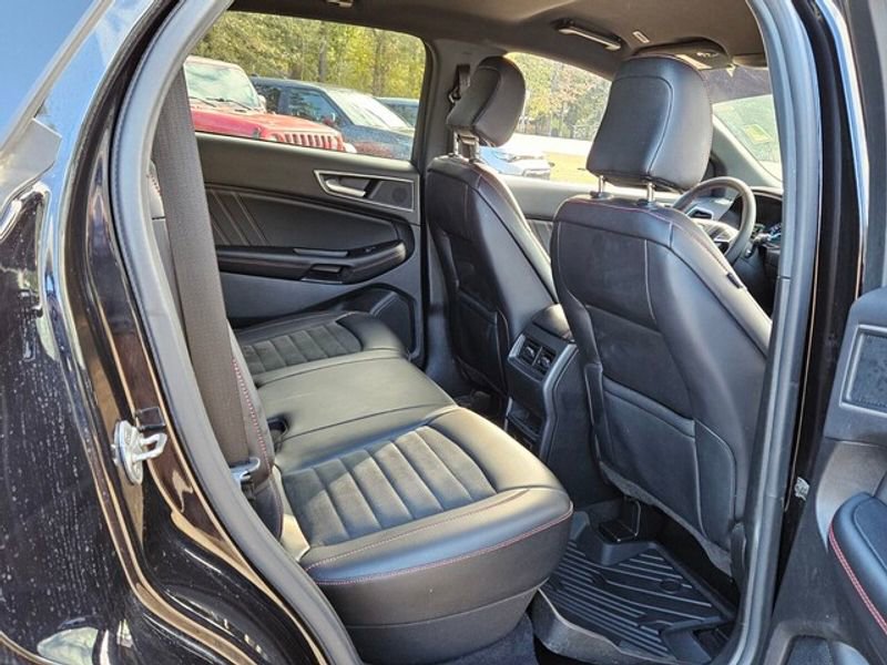 Used 2024 Ford Edge ST-Line image 14