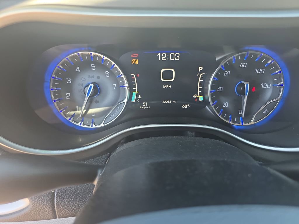 Used 2021 Chrysler Pacifica Touring-L w/ Premium & Safety Sphere Group image 34