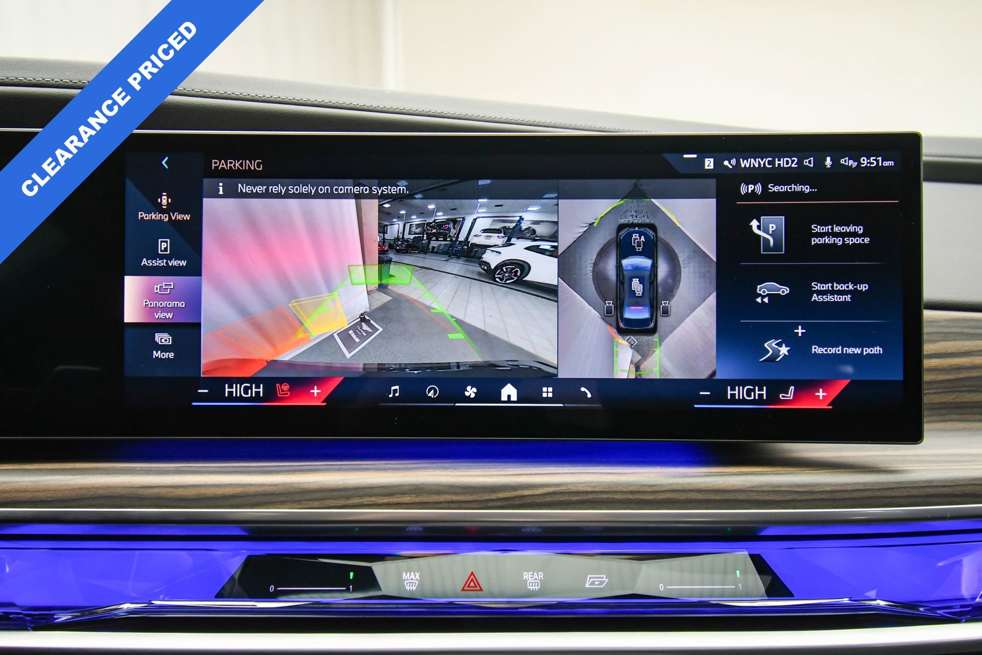 Used 2024 BMW 760i xDrive w/ Premium Package 2 image 41