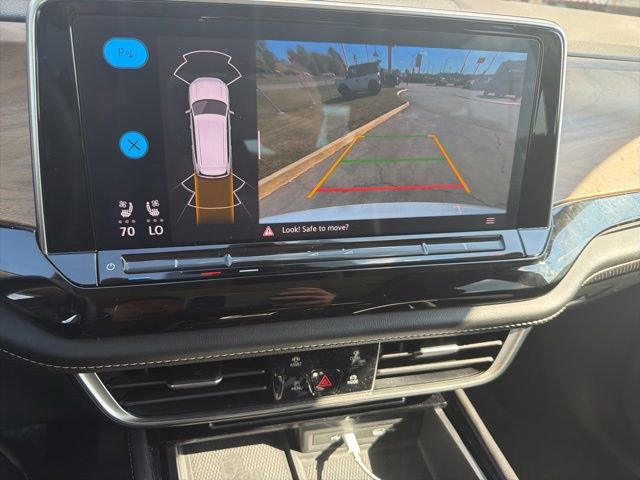 Used 2024 Volkswagen Atlas SE image 11