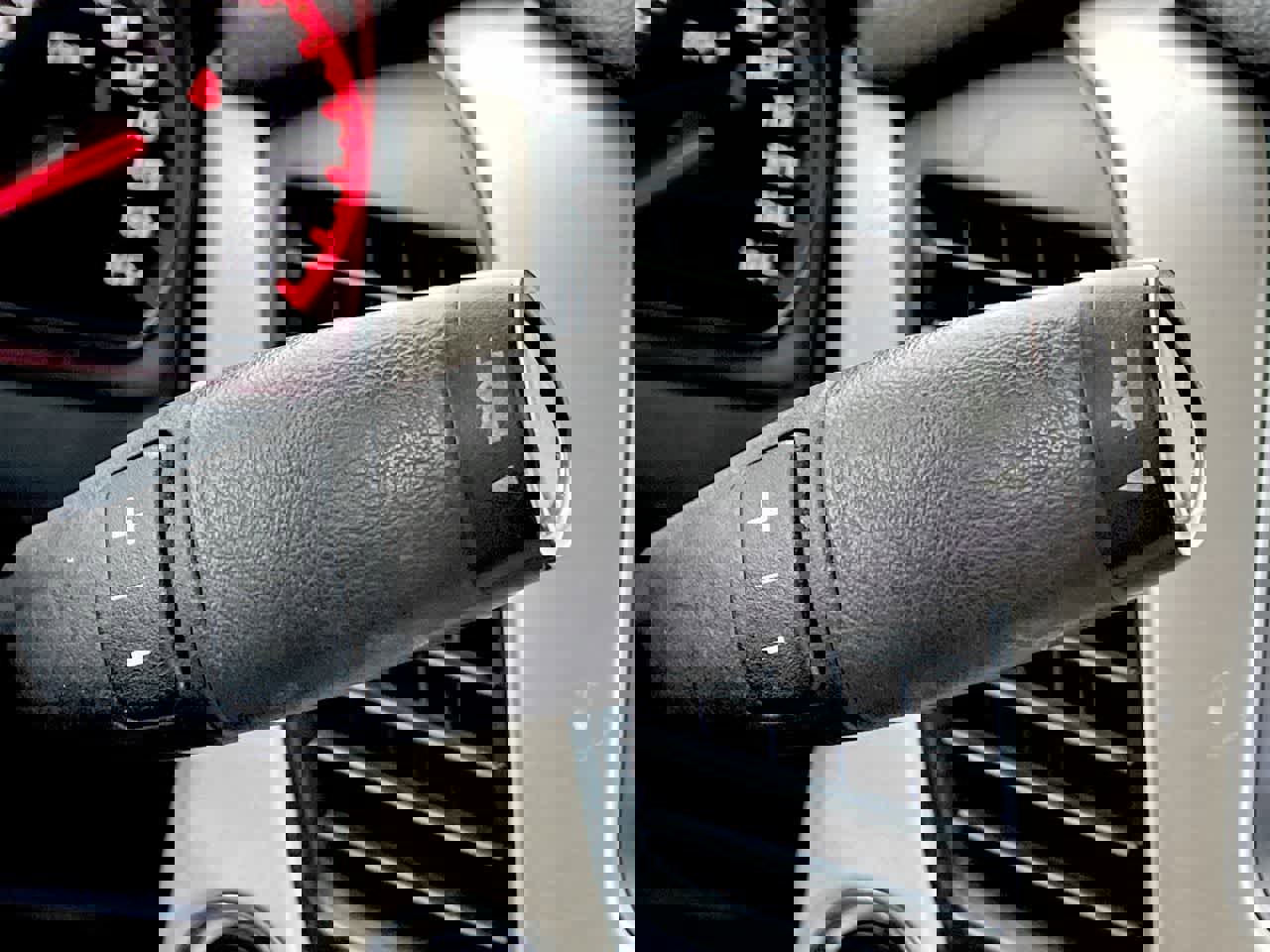 Used 2016 GMC Yukon Denali w/ Open Road Package image 32