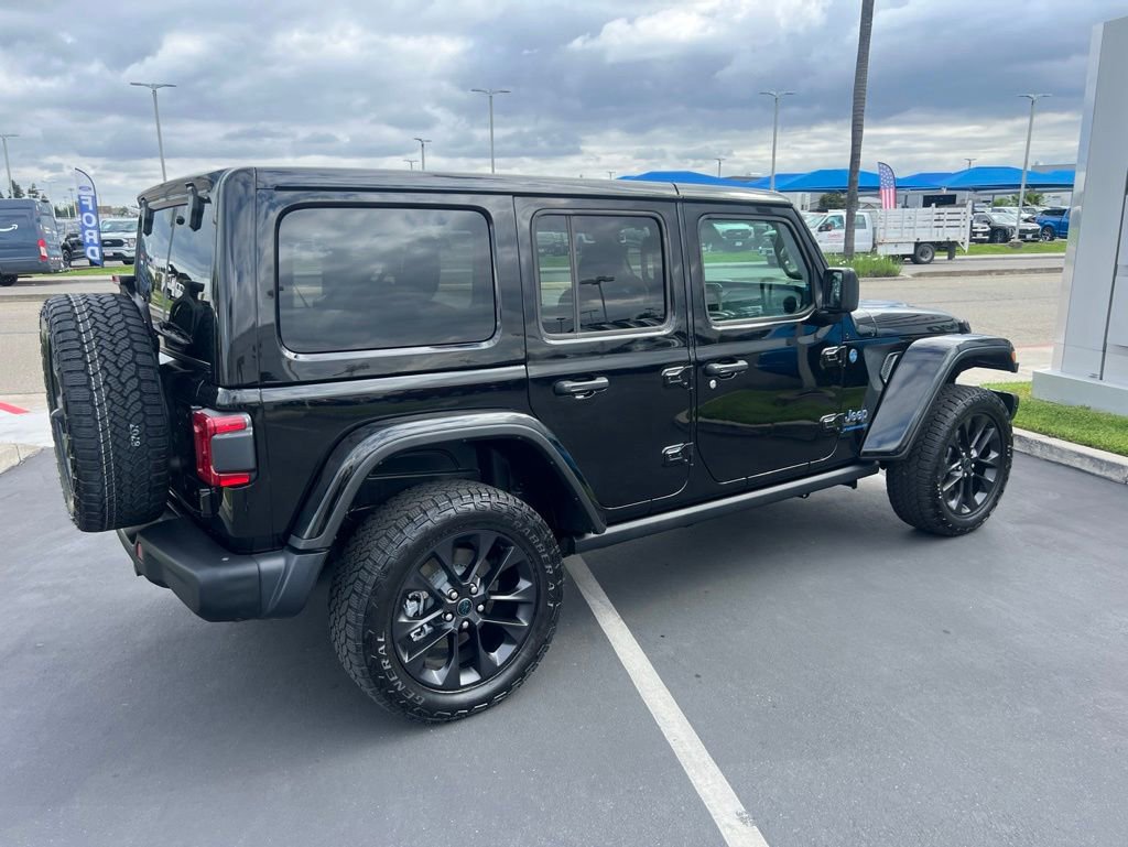 Used 2025 Jeep Wrangler Backcountry 4xe AWD/4WD image 15