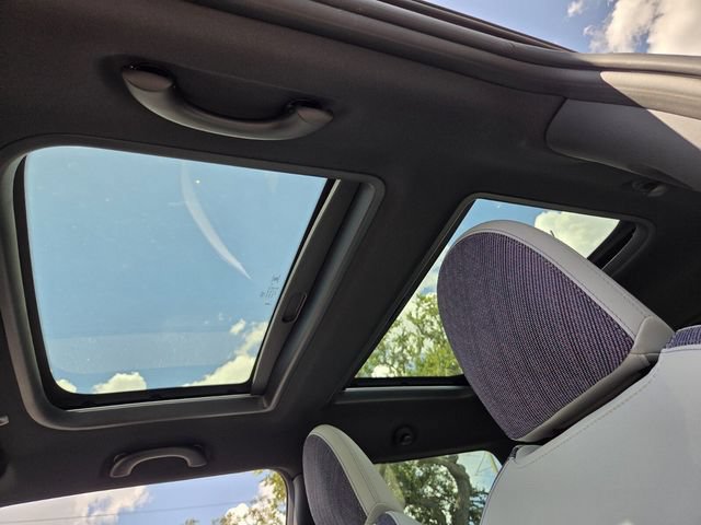 New 2026 MINI Cooper 2-Door Hardtop FWD image 18