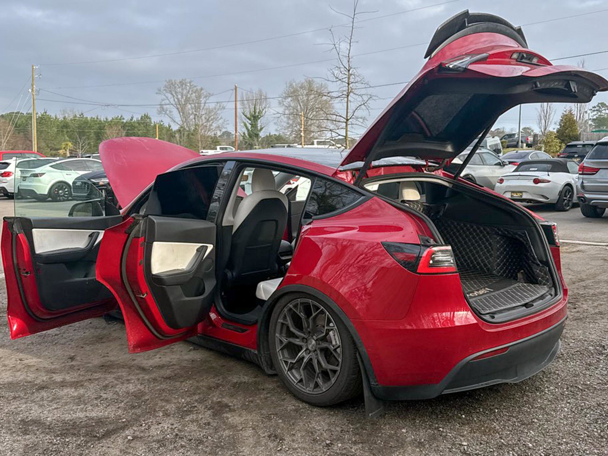 Used 2021 Tesla Model Y Performance image 8