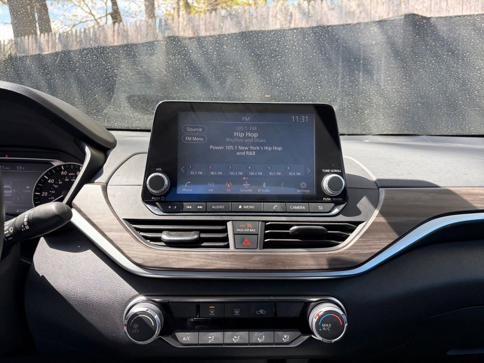 Used 2025 Nissan Altima 2.5 SV FWD image 17