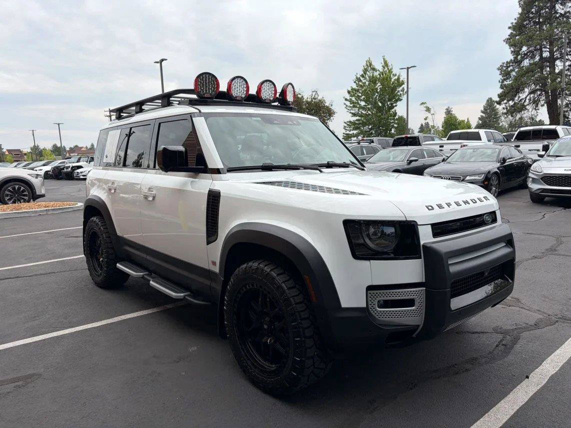 Used 2023 Land Rover Defender 110 S AWD/4WD image 7
