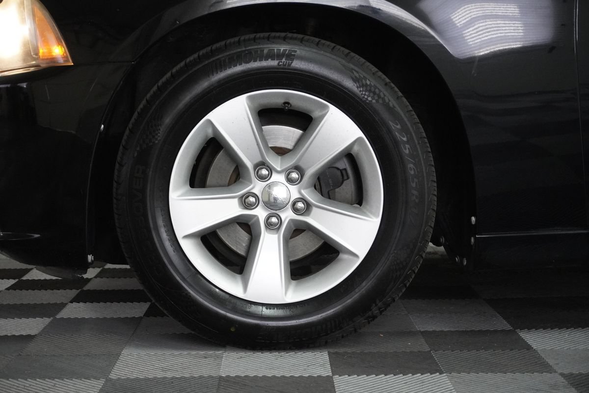 Used 2013 Dodge Charger SE w/ Connectivity Group RWD image 21