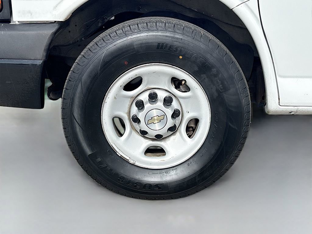 Used 2024 Chevrolet Express 3500 Extended w/ Driver Convenience Package image 28