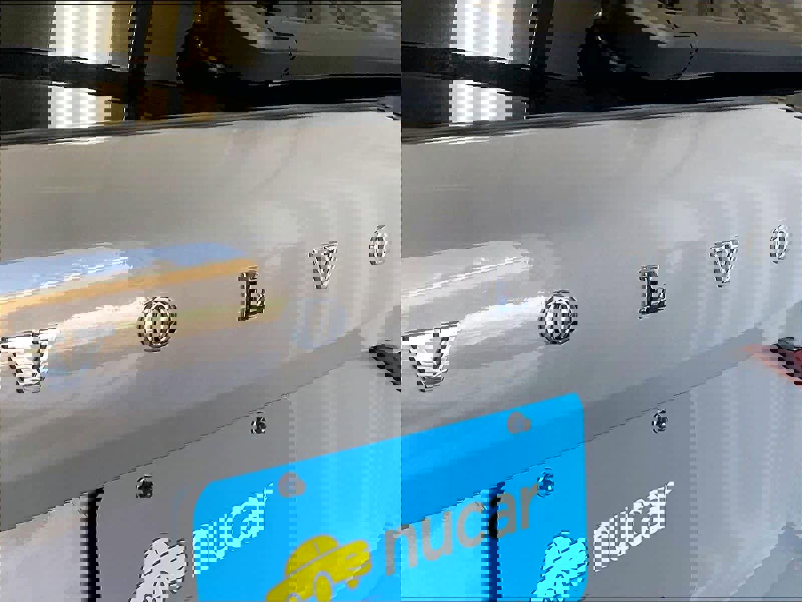 Used 2025 Volvo XC60 B5 Plus image 29