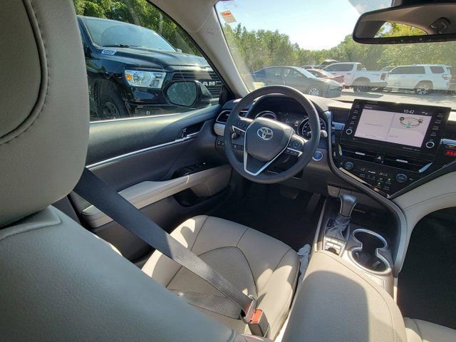 Used 2023 Toyota Camry XLE FWD image 7