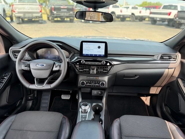 Used 2023 Ford Escape ST-Line AWD/4WD image 2