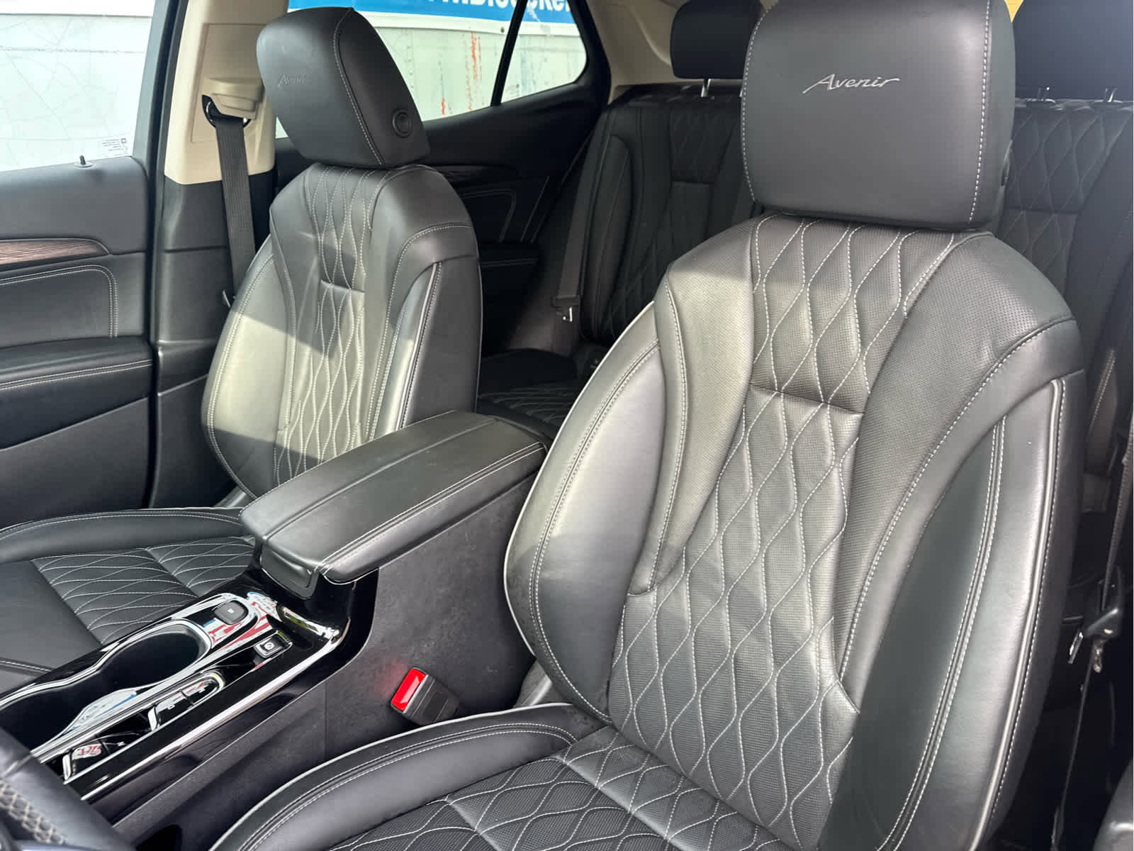 Used 2023 Buick Envision Avenir image 23